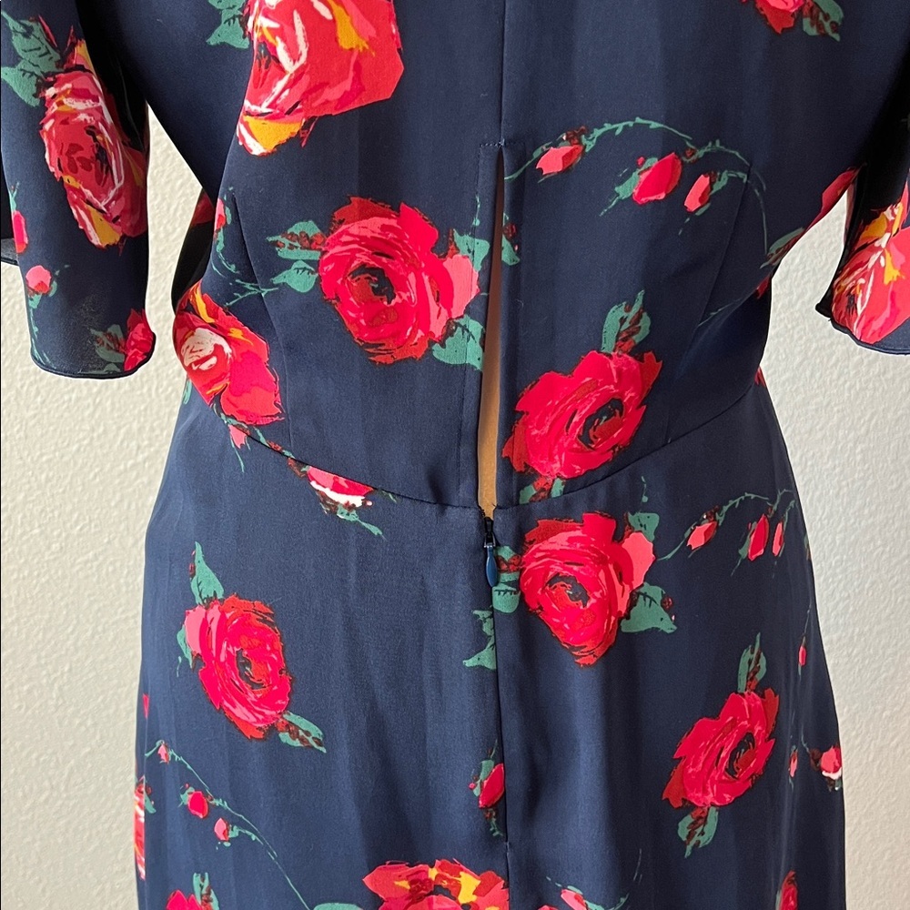 Aritzia Babaton High Low Faux Wrap Flutter Sleeve Dress Blue Floral Size 2 - Picture 6 of 11